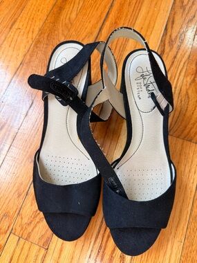Life Stride Black Open-Toe Slingback Heels